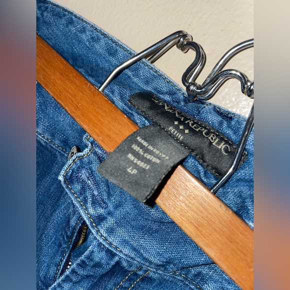 Banana Republic Flare Jeans - Picture 3 of 3
